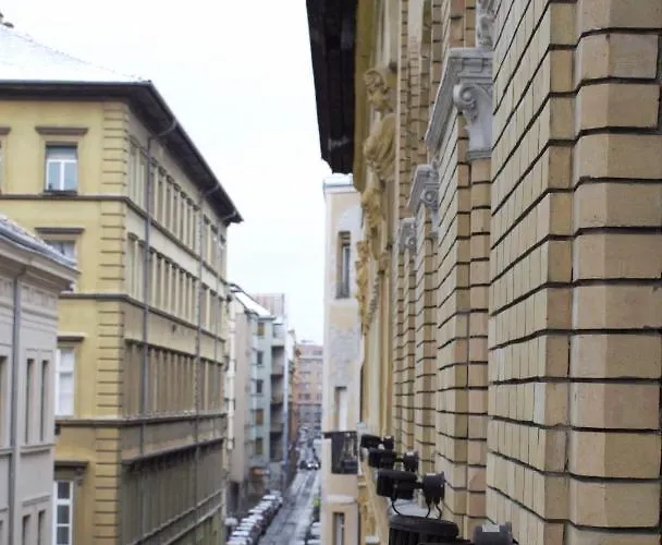 Mikszáth Apartamento *
